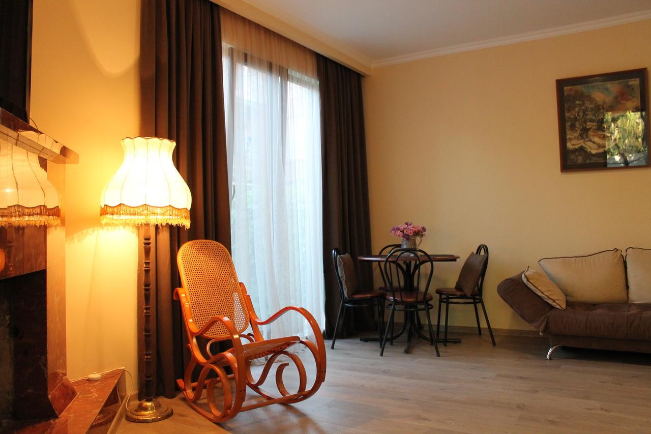 House 41 Bed & Breakfast Tbilisi Exterior photo
