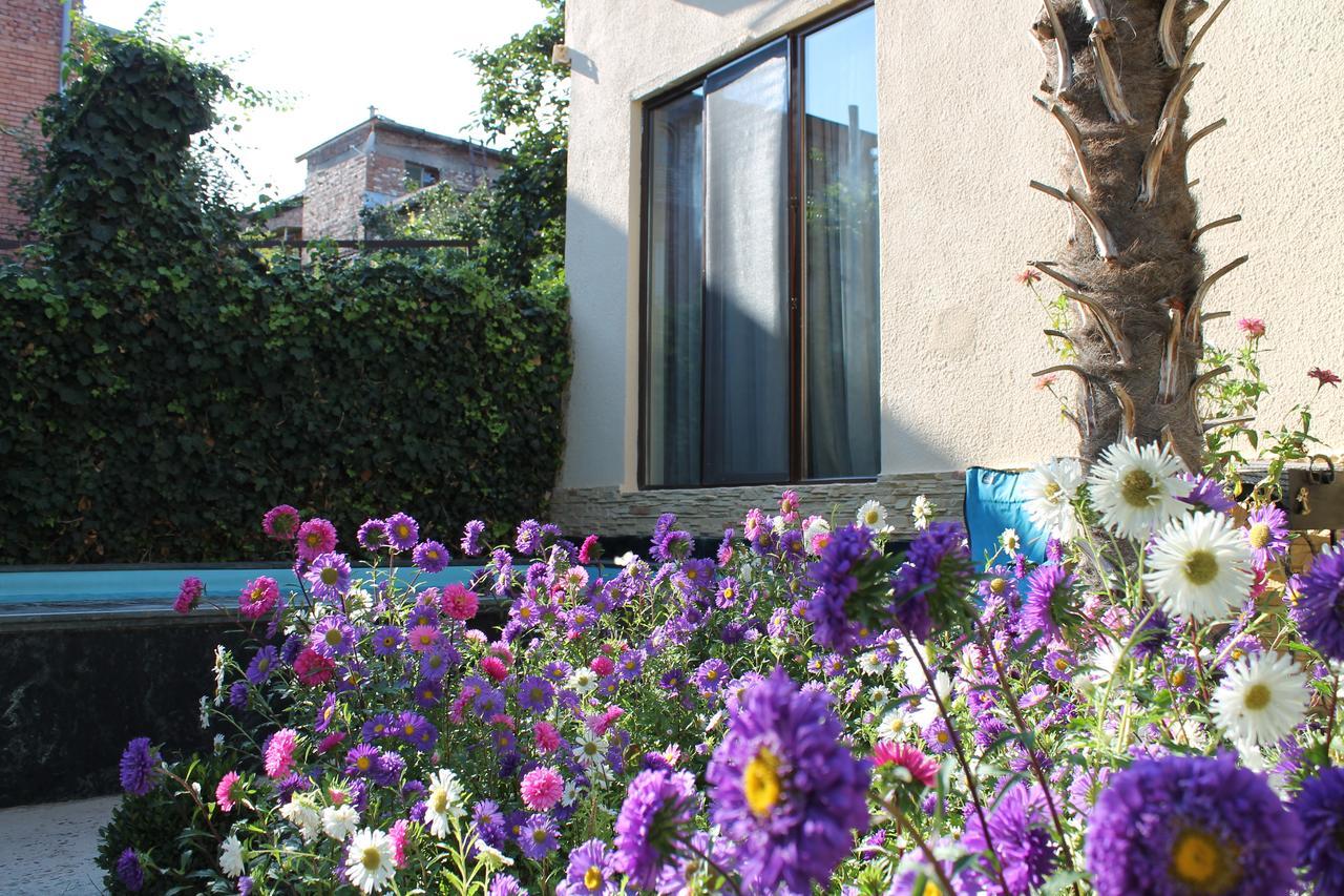 House 41 Bed & Breakfast Tbilisi Exterior photo